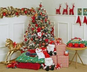 Puzzle Εξαιρετικά διακοσμημένο Χριστουγεννιάτικο δέντρο και δώρα